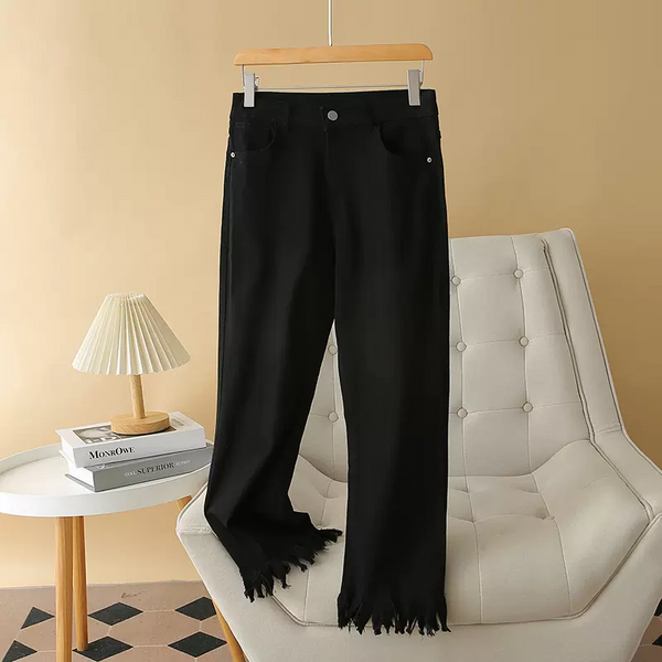 Plus Size Frayed Hem Ninth Length Jeans