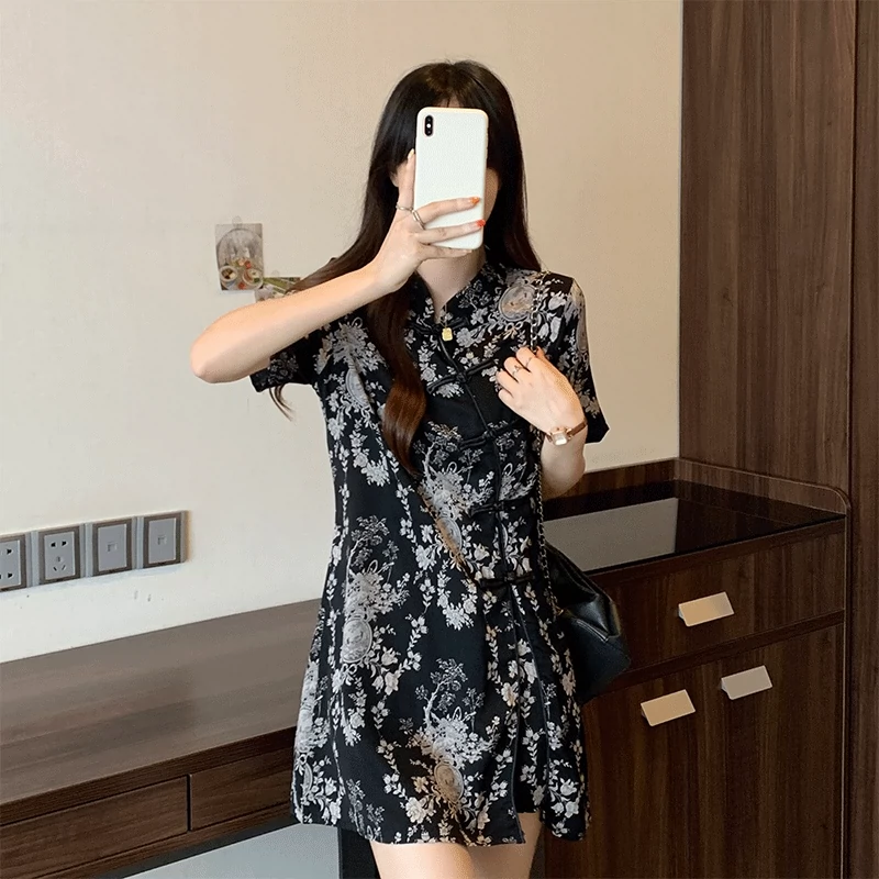 Plus Size Print Qipao Blouse And Shorts Set