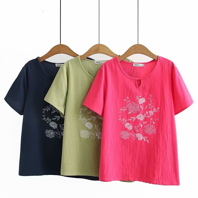 Plus Size Floral Embroidery Short Sleeve Top