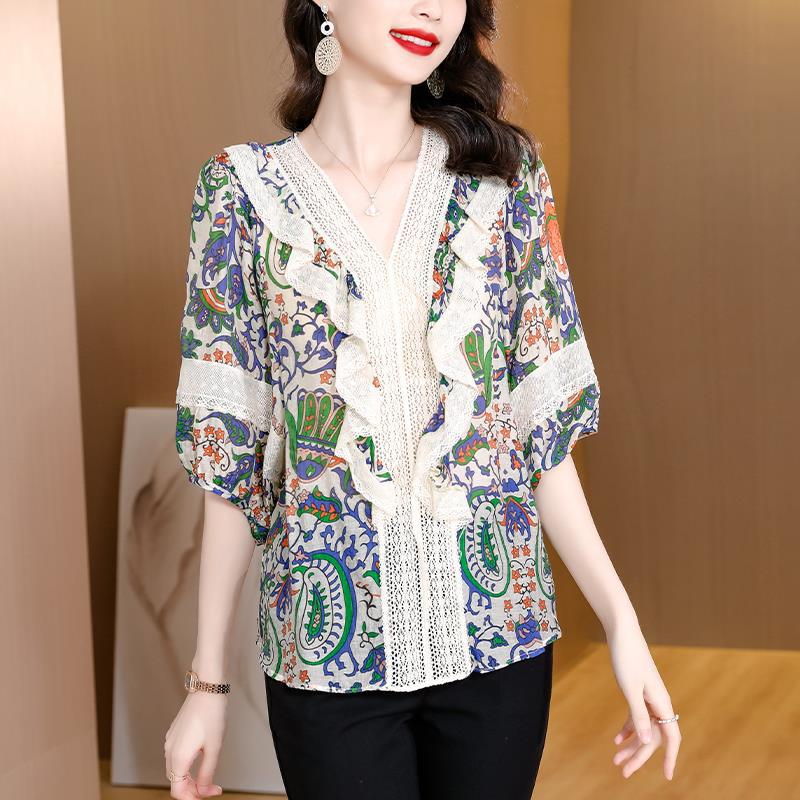 Plus Size Paisley Frill Lace Blouse