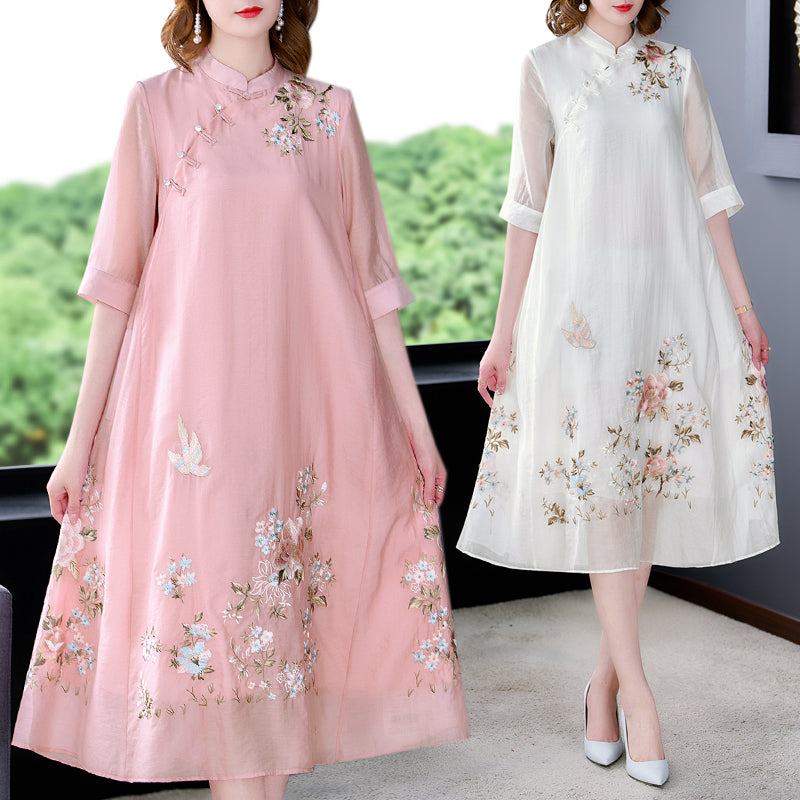 https://www.pluspreorder.com/cdn/shop/products/Plus-Size-Formal-Floral-Embroidery-Modern-Cheongsam-Dress-1_800x.jpg?v=1672310113