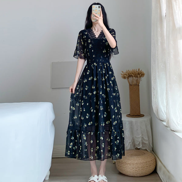 Plus Size Black Floral Chiffon Midi Dress